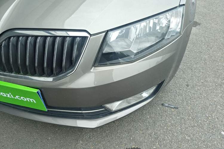 Used Skoda Octavia 2015 1.6L Automatic Yijun Edition Left Front Headlight
