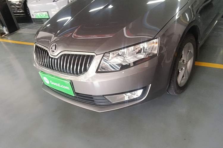Used Skoda Octavia 2015 1.6L Manual Yijie Edition Left Front Headlight