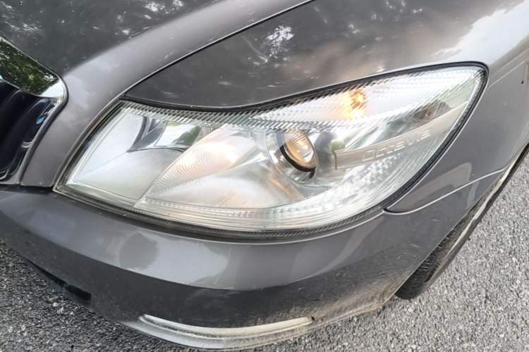 Used Skoda Octavia 2015 Classic Model 1.6L Automatic Yijie Version Left Front Headlight