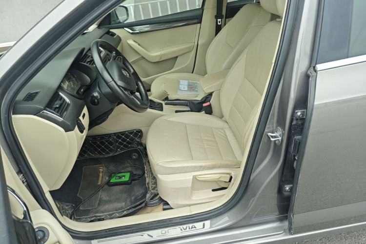 Used Skoda Octavia 2015 1.6L Automatic Yijun Edition Left Front Seat
