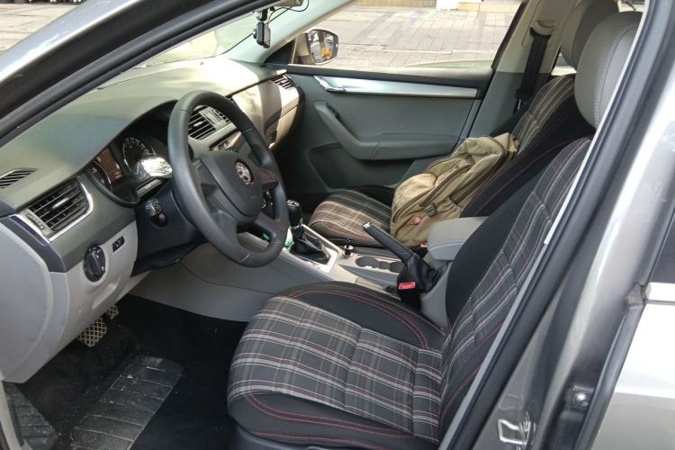 Used Skoda Octavia 2015 1.6L Automatic Yijie Edition Left Front Seat
