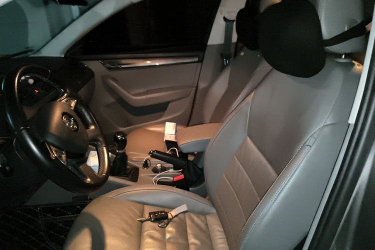 Used Skoda Octavia 2015 1.6L Manual Yijun Edition Left Front Seat