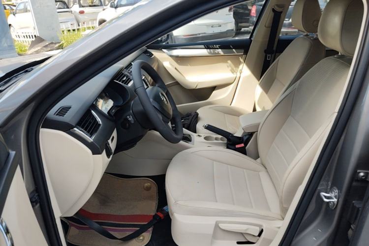 Used Skoda Octavia 2015 1.6L Automatic Yijie Edition Left Front Seat