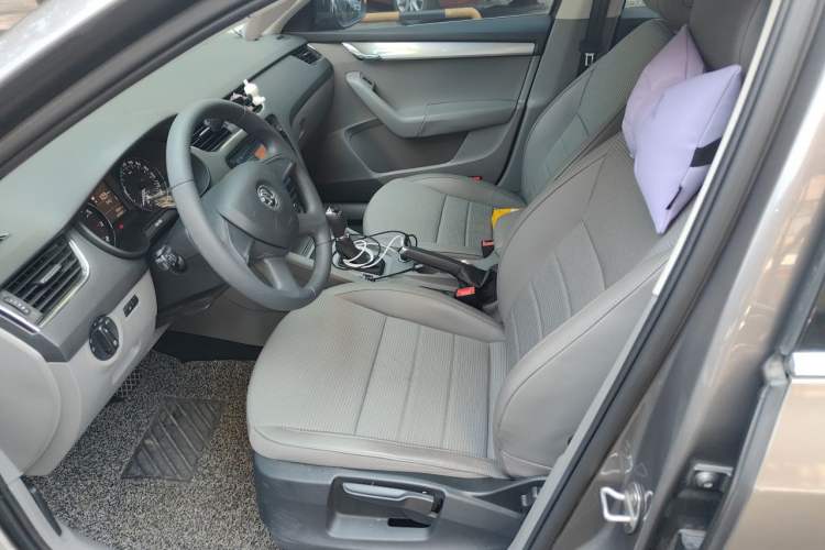 Used Skoda Octavia 2015 1.6L Automatic Yijie Edition Left Front Seat