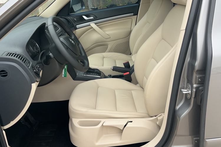 Used Skoda Octavia 2015 Classic Model 1.6L Automatic Yijie Version Left Front Seat
