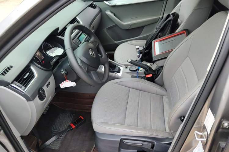 Used Skoda Octavia 2015 1.6L Automatic Yijie Edition Left Front Seat