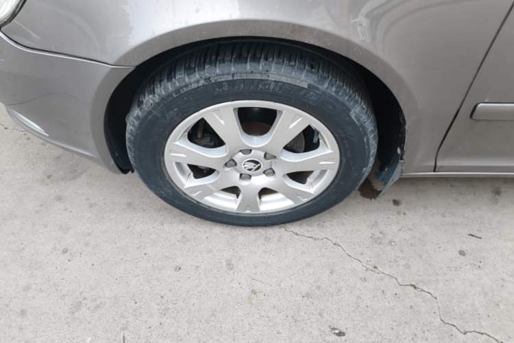 Used Skoda Octavia 2015 Classic Model 1.6L Automatic Yijie Version Left Front Wheel Hub
