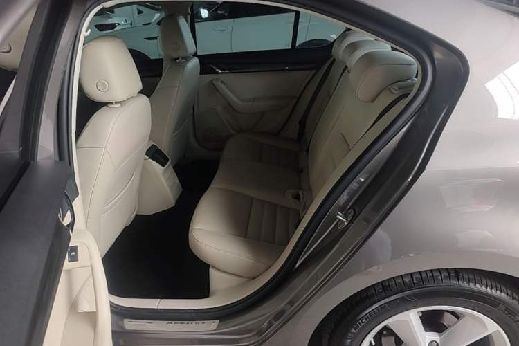 Used Skoda Octavia 2015 1.4TSI DSG Yijun Edition Left Rear Seat