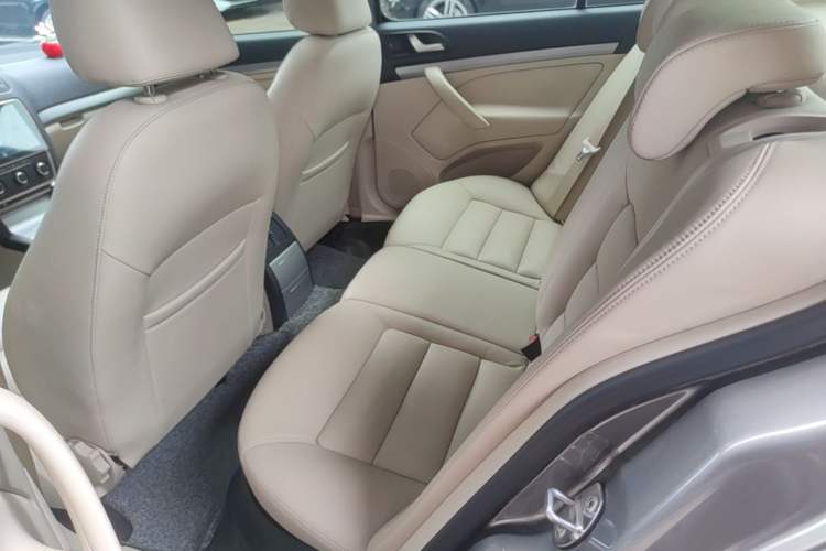 Used Skoda Octavia 2015 Classic Model 1.6L Manual Yijie Edition Left Rear Seat