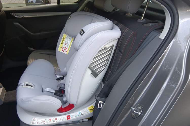 Used Skoda Octavia 2015 1.6L Automatic Yijie Edition Left Rear Seat