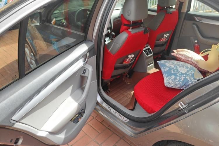 Used Skoda Octavia 2015 1.6L Manual Yijie Edition Left Rear Seat