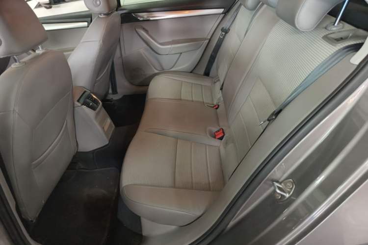 Used Skoda Octavia 2015 1.6L Manual Yijie Edition Left Rear Seat
