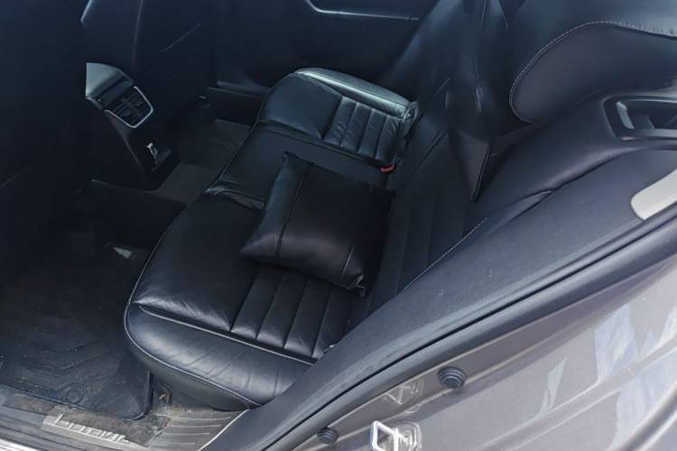 Used Skoda Octavia 2015 1.6L Automatic Yijun Edition Left Rear Seat