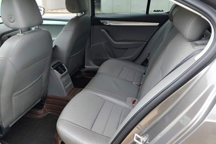 Used Skoda Octavia 2015 1.6L Automatic Yijie Edition Left Rear Seat