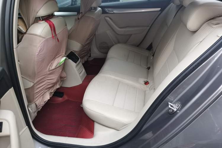Used Skoda Octavia 2015 1.6L Automatic Yijie Edition Left Rear Seat