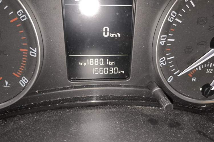 Used Skoda Octavia 2015 Classic Model 1.6L Manual Yijie Edition Odometer Close Up