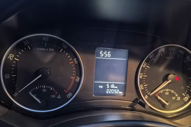 Used Skoda Octavia 2015 Classic Model 1.6L Automatic Yijie Version Odometer Close Up