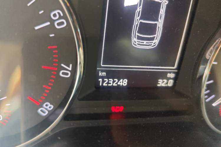 Used Skoda Octavia 2015 1.4TSI DSG Yijun Edition Odometer Close Up