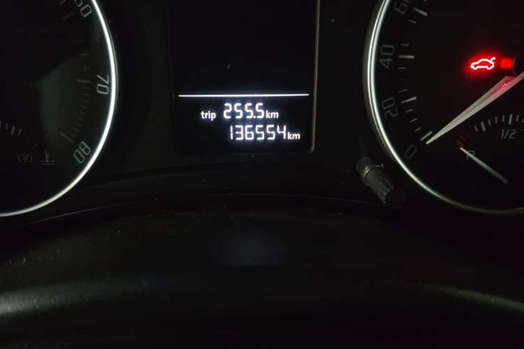 Used Skoda Octavia 2015 Classic Model 1.6L Automatic Yijie Version Odometer Close Up