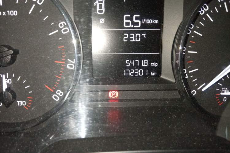 Used Skoda Octavia 2015 1.4TSI DSG Eado Edition Odometer Close Up