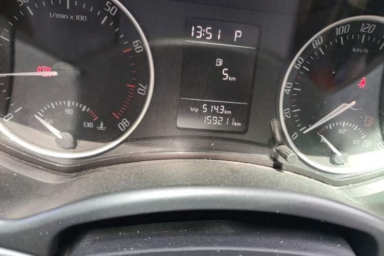 Used Skoda Octavia 2015 Classic Model 1.6L Automatic Yijie Version Odometer Close Up
