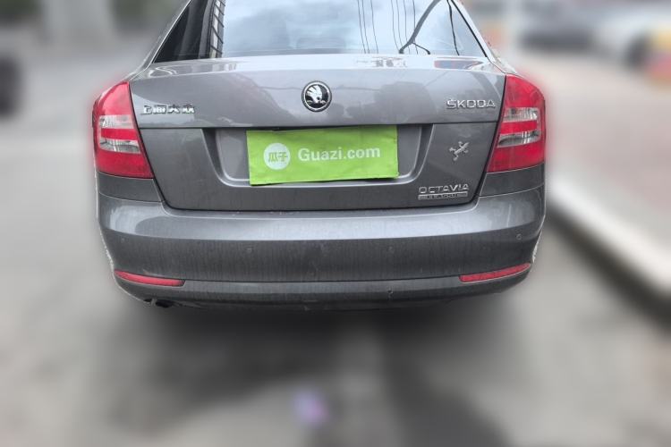 Used Skoda Octavia 2015 Classic Model 1.6L Manual Yijie Edition Rear