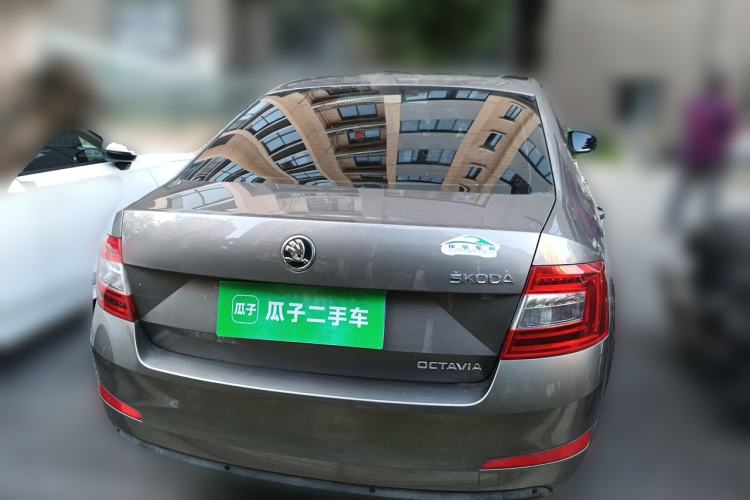 Used Skoda Octavia 2015 1.6L Automatic Yijie Edition Rear
