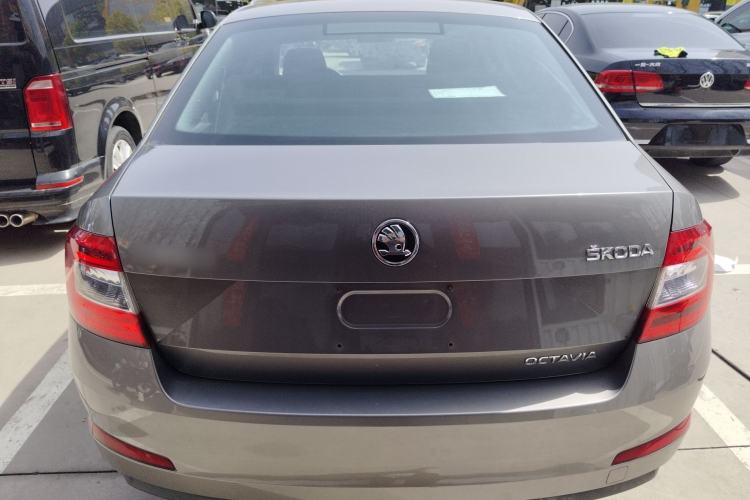 Used Skoda Octavia 2015 1.6L Automatic Yijie Edition Rear