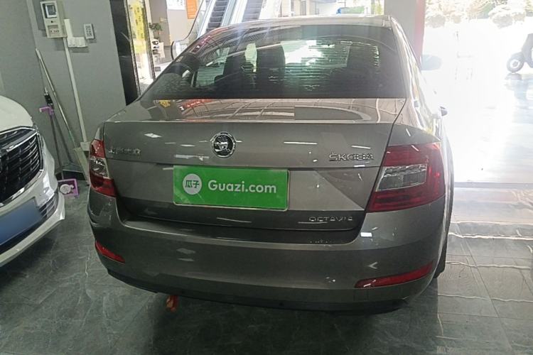 Used Skoda Octavia 2015 1.6L Manual Yijie Edition Rear