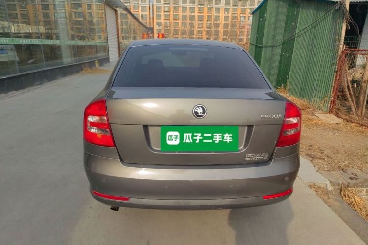 Used Skoda Octavia 2015 Classic Model 1.6L Manual Eado Version Rear