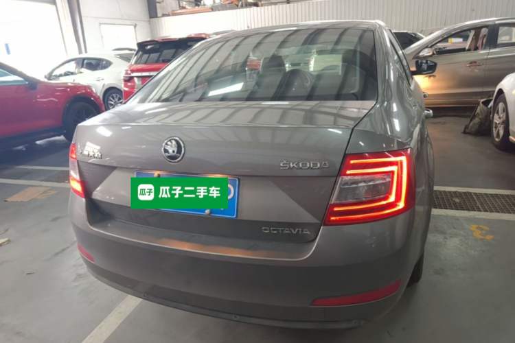 Used Skoda Octavia 2015 1.6L Manual Yijie Edition Rear