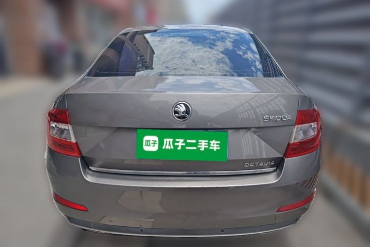 Used Skoda Octavia 2015 1.6L Automatic Yijun Edition Rear