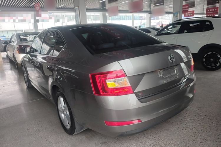Used Skoda Octavia 2015 1.4TSI DSG Yijun Edition Rear Left 45 Deg