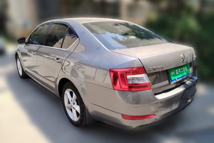 Used Skoda Octavia 2015 1.6L Automatic Yijie Edition Rear Left 45 Deg