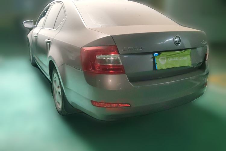 Used Skoda Octavia 2015 1.6L Automatic Yijie Edition Rear Left 45 Deg