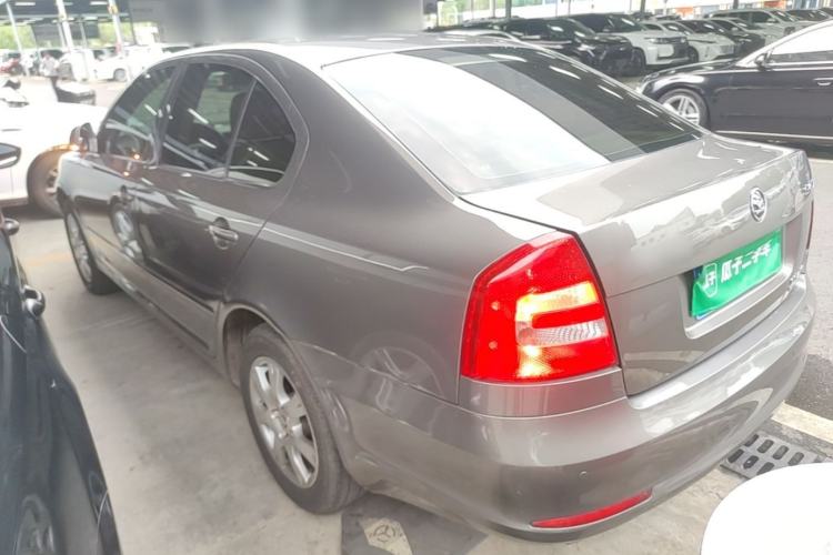 Used Skoda Octavia 2015 Classic Model 1.6L Manual Yijie Edition Rear Left 45 Deg