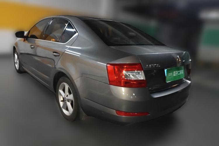 Used Skoda Octavia 2015 1.6L Automatic Yijun Edition Rear Left 45 Deg