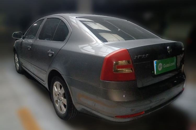 Used Skoda Octavia 2015 Classic Model 1.6L Automatic Elegance Edition Rear Left 45 Deg