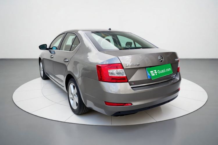 Used Skoda Octavia 2015 1.4TSI DSG Yijun Edition Rear Left 45 Deg