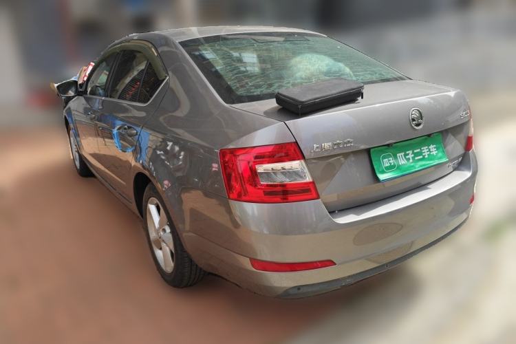 Used Skoda Octavia 2015 1.6L Manual Yijie Edition Rear Left 45 Deg