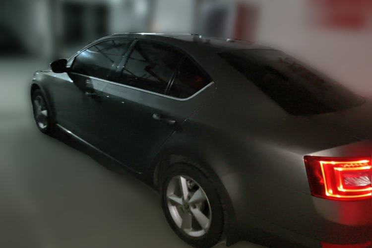 Used Skoda Octavia 2015 1.6L Manual Yijun Edition Rear Left 45 Deg