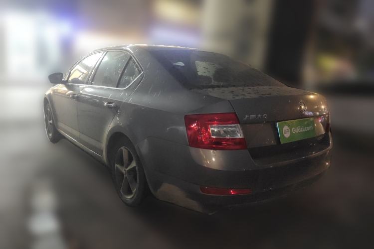 Used Skoda Octavia 2015 1.6L Automatic Yijie Edition Rear Left 45 Deg
