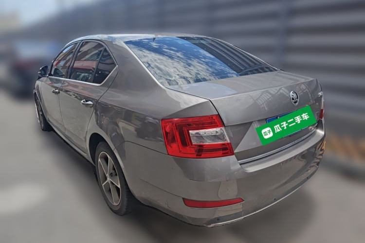 Used Skoda Octavia 2015 1.6L Automatic Yijun Edition Rear Left 45 Deg