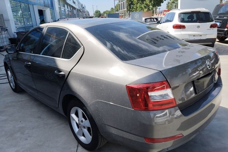 Used Skoda Octavia 2015 1.6L Automatic Yijie Edition Rear Left 45 Deg