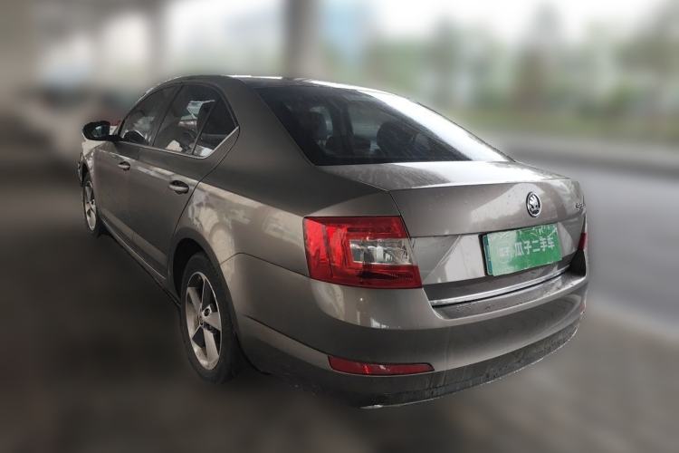 Used Skoda Octavia 2015 1.6L Manual Yijun Edition Rear Left 45 Deg