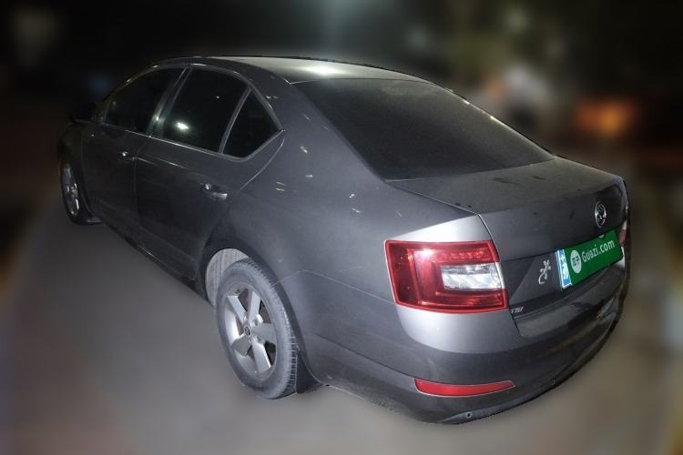 Used Skoda Octavia 2015 1.4TSI DSG Yijun Edition Rear Left 45 Deg