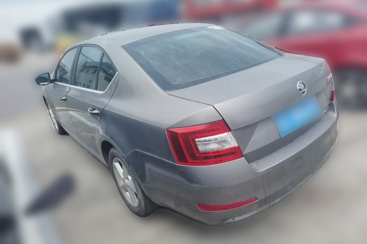 Used Skoda Octavia 2015 1.6L Automatic Yijie Edition Rear Left 45 Deg