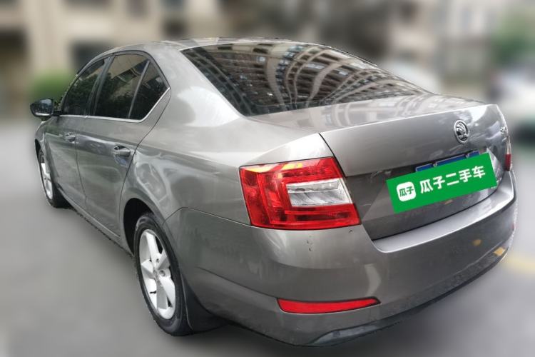 Used Skoda Octavia 2015 1.6L Automatic Yijie Edition Rear Left 45 Deg