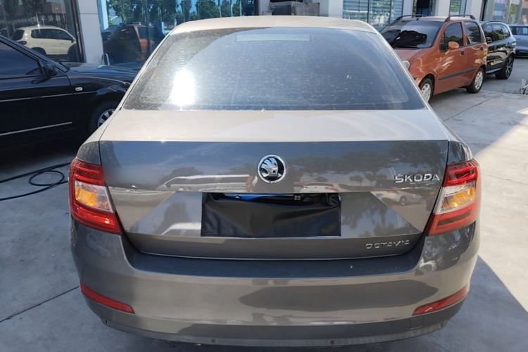 Used Skoda Octavia 2015 1.6L Automatic Yijie Edition Rear