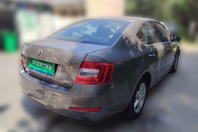 Used Skoda Octavia 2015 1.6L Automatic Yijie Edition Rear Right 45 Deg